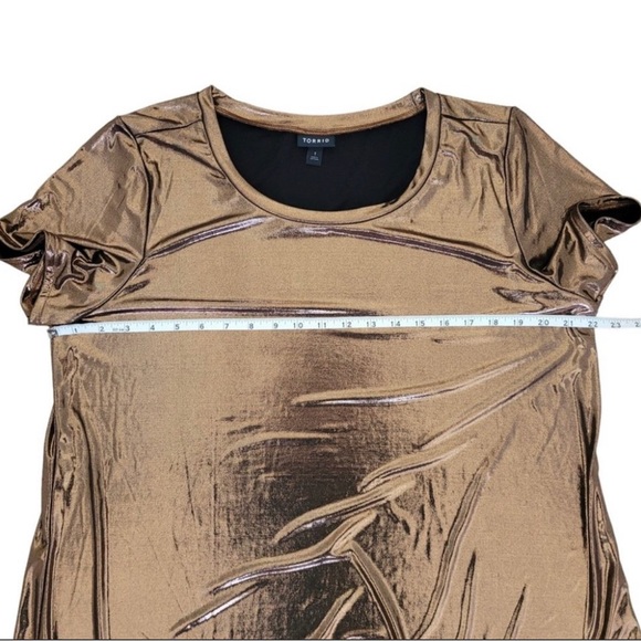 Torrid 1X liquid shine crew neck top bronze - Picture 7 of 10